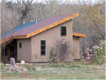 aerated autoclaved concrete (AAC) passive solar architecture near Durango, Colorado 