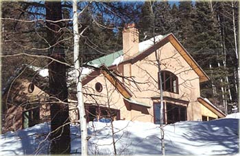 Environmental straw bale house near Durango, Colorado